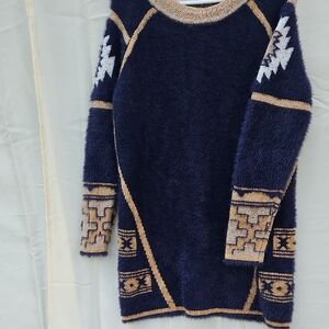 Stylish Navy and‎ Tan Patterned Crew Neck Sweater